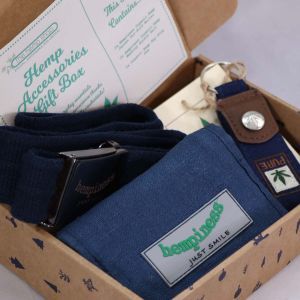 Organic Hemp Wallet, Belt and Keyring Gift Set - Closeup